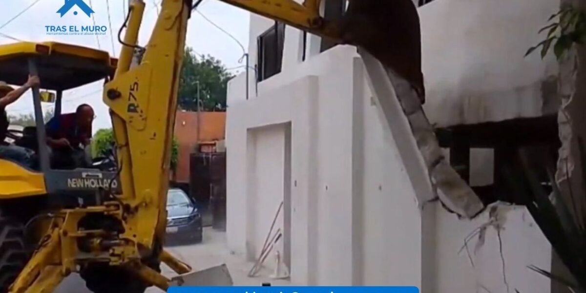 Durante meses, una barda creció donde no debía. Muchos la vieron, pocos creyeron que pasaría algo. Hasta que los vecinos insistieron lo suficiente. En Álvaro Obregón, una denuncia se convirtió en acción y el muro cayó.